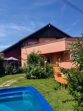 Balatonalmádi Apartmanház